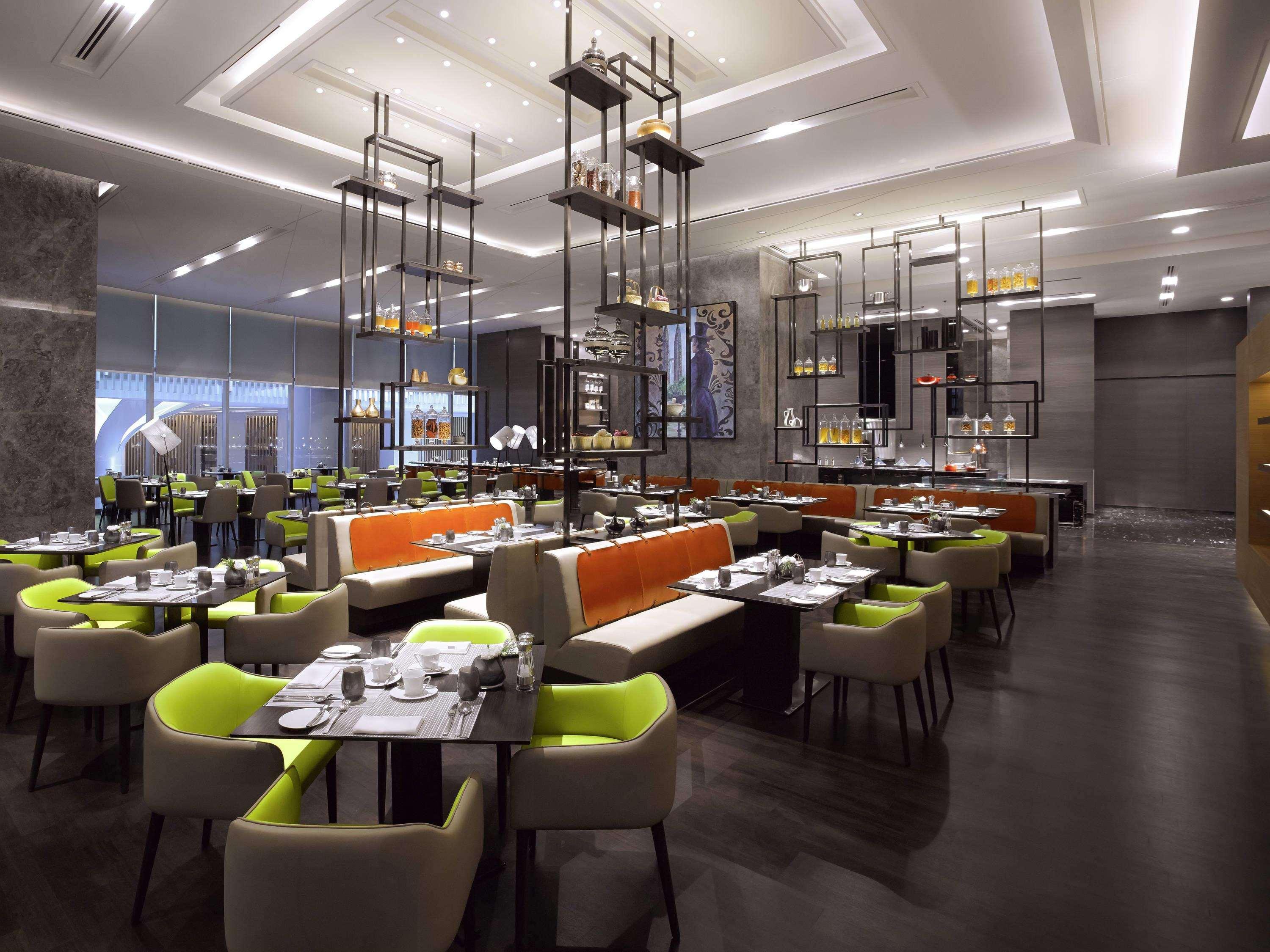 Sofitel Kuala Lumpur Damansara Otel Dış mekan fotoğraf The restaurant