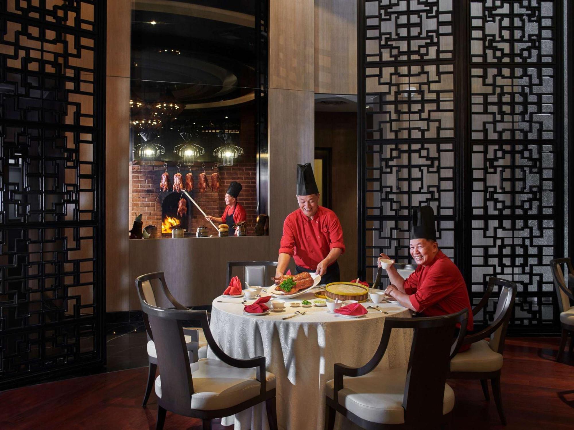 Sofitel Kuala Lumpur Damansara Otel Dış mekan fotoğraf Chef's Table at the Shangri-La Hotel, Kuala Lumpur