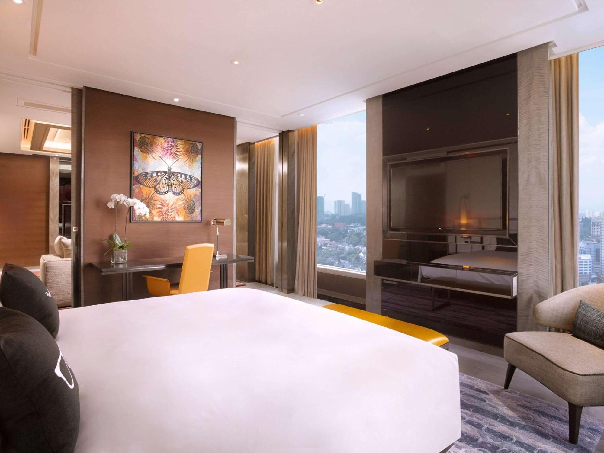 Sofitel Kuala Lumpur Damansara Otel Dış mekan fotoğraf A bedroom at the hotel