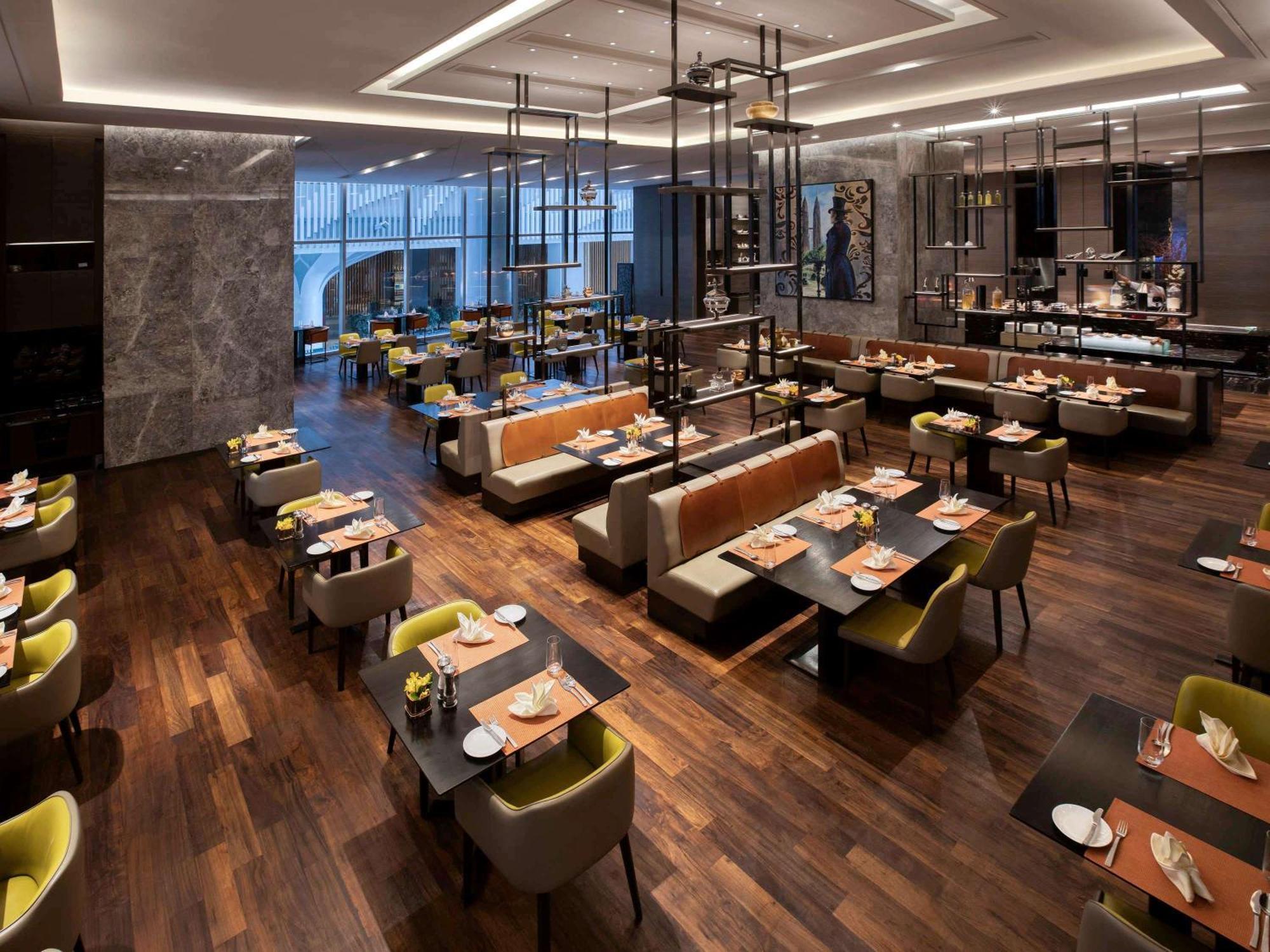 Sofitel Kuala Lumpur Damansara Otel Dış mekan fotoğraf The restaurant