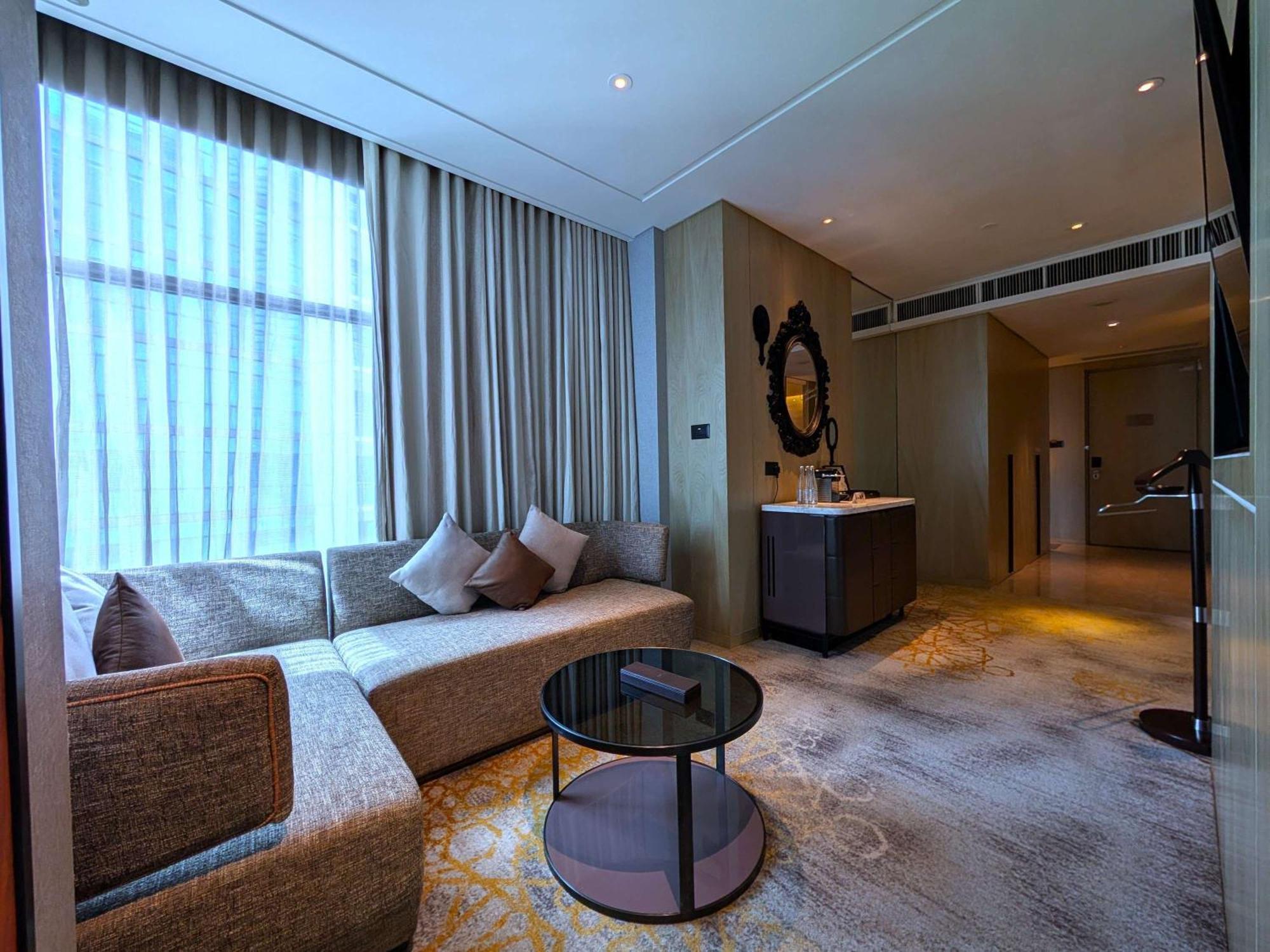 Sofitel Kuala Lumpur Damansara Otel Dış mekan fotoğraf A suite at the hotel