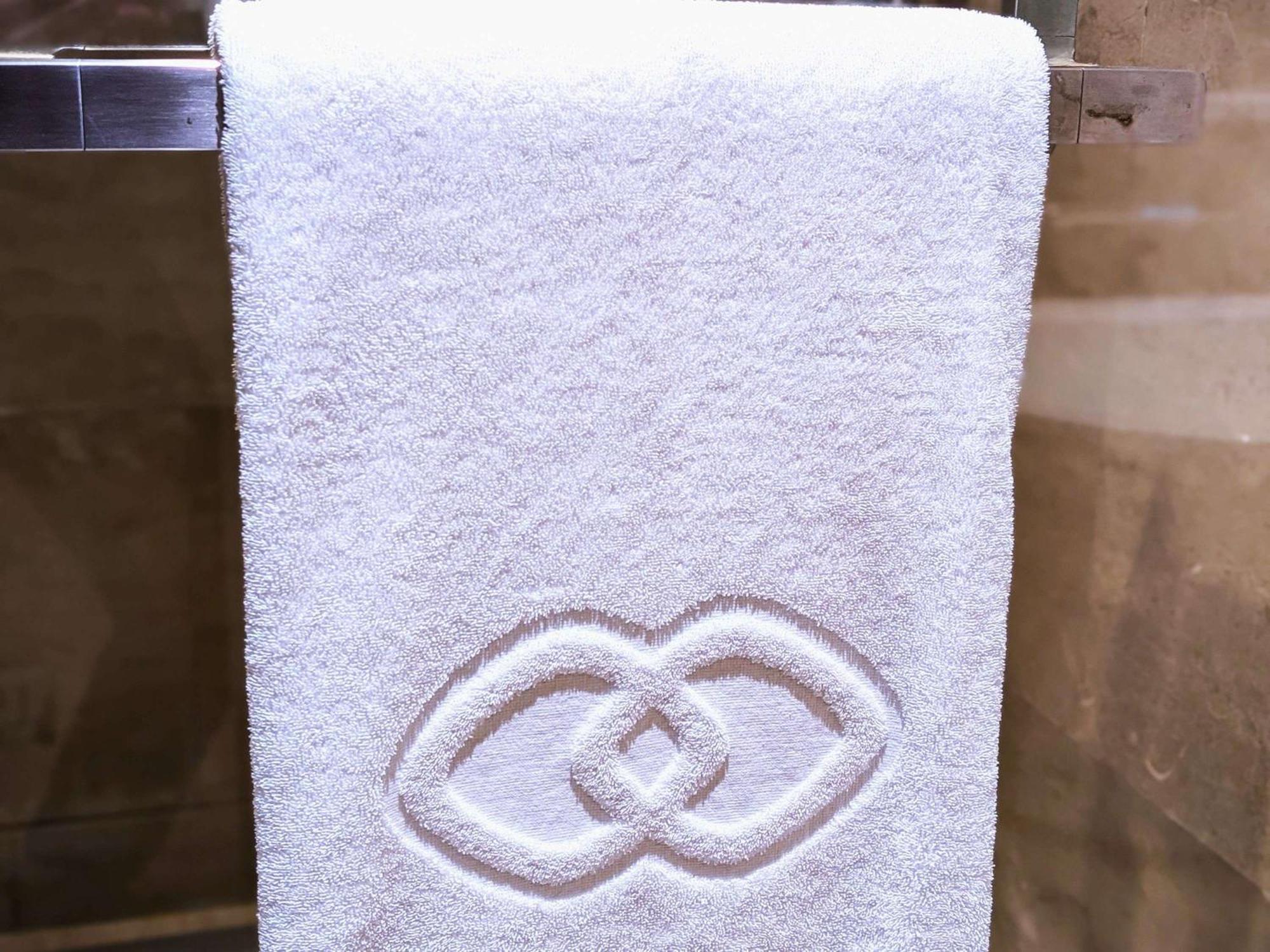 Sofitel Kuala Lumpur Damansara Otel Dış mekan fotoğraf A towel